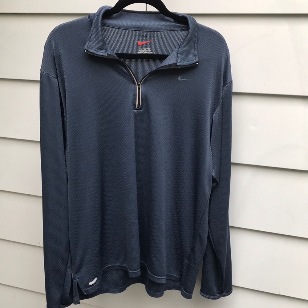 Nike athletic long sleeved shirt